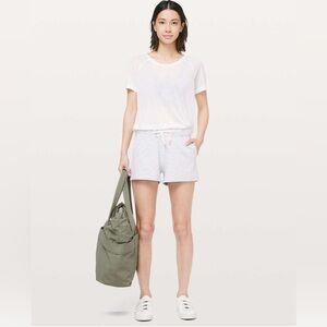 Lululemon On The Fly Short *2.5"Wee Are From Space Nimbus Battleship size 6